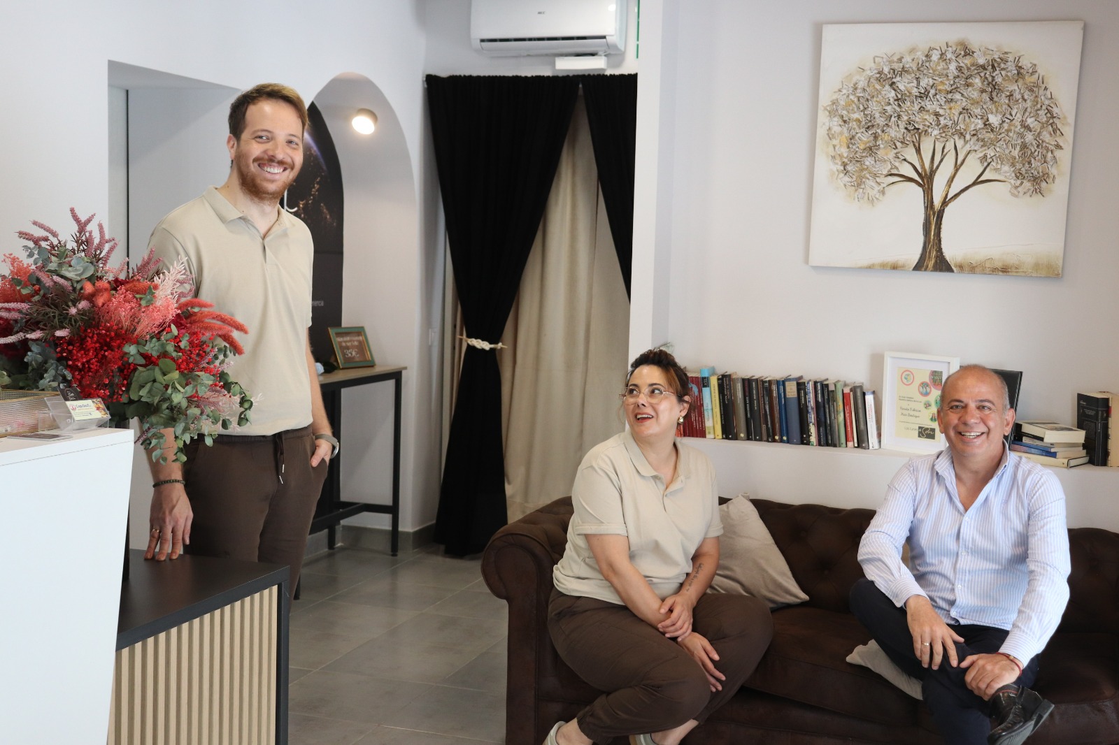 Los tres en el area de descanso